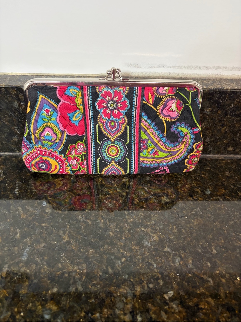 VERA BRADLEY Quilted KissLock Clutch in Retired Symphony in Hue Pattern